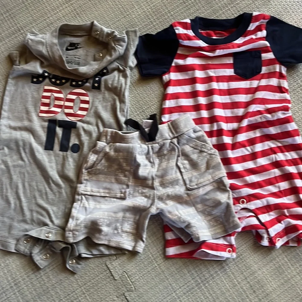 Bundle baby clothes 2 rompers one short patriotic